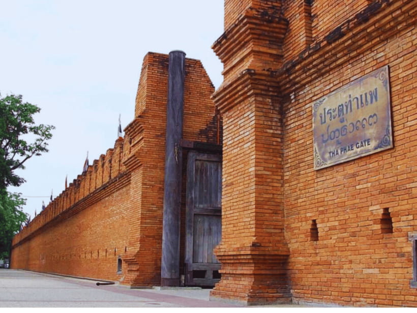 Chiang Mai: City Sightseeing Tour by Tuk Tuk - Wat Chedi Luang: One of the City’s Most Recognizable Temples