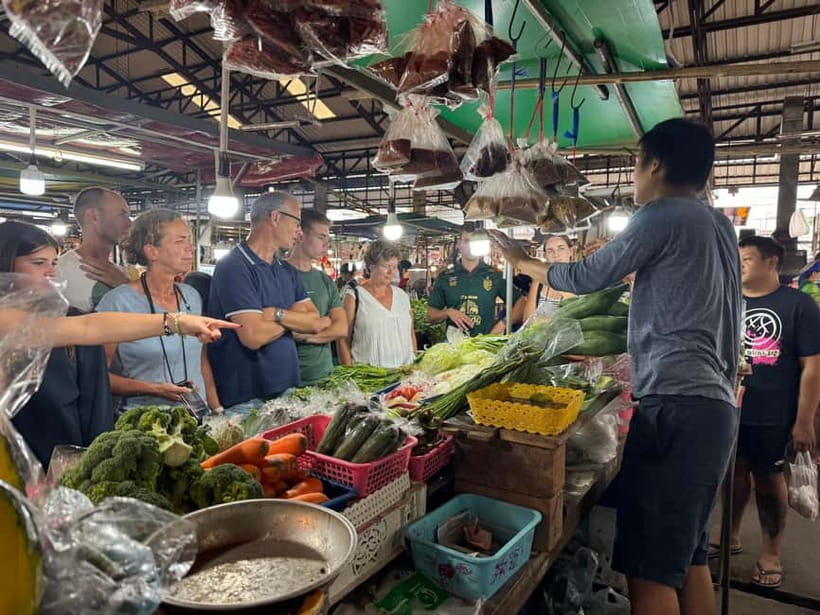 Chiang Mai: Cooking Class with Market Tour and Pickup - Curry Paste From Scratch: Green, Red, Yellow, and Khao Soi Style