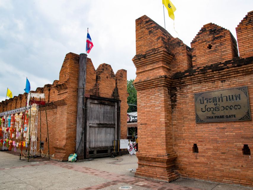 Chiang Mai: Customize Your Own Chiang Mai City Tour - What the guide experience can feel like (and where it can go wrong)