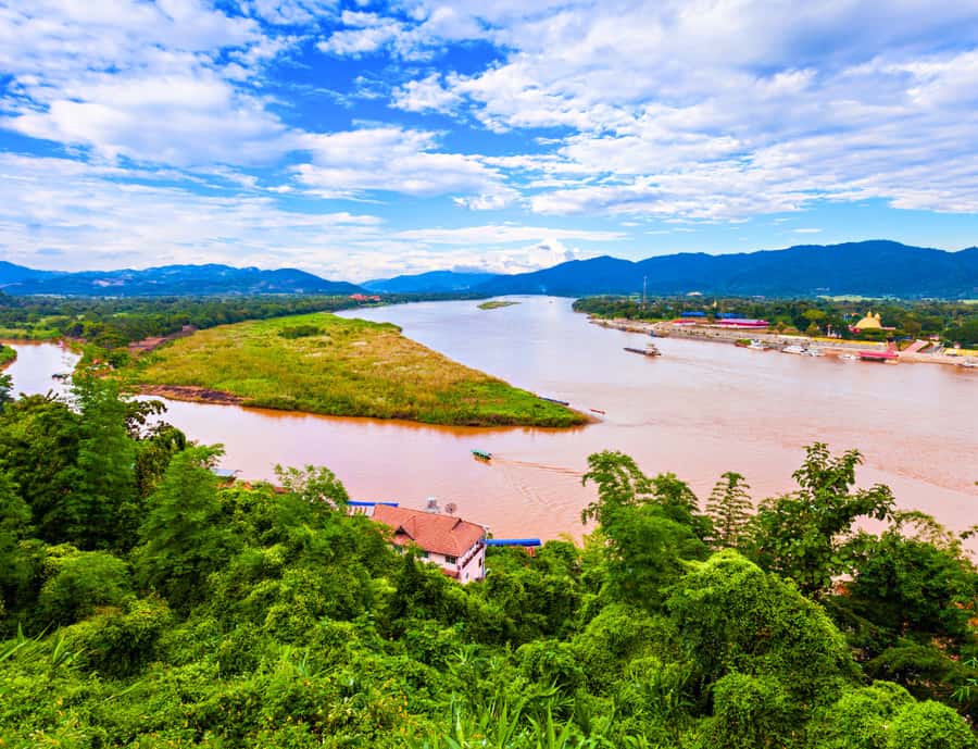 Chiang Mai: Day Trip to Chiang Rai Temples & Golden Triangle - How the Best Guides Make This Tour Worth It