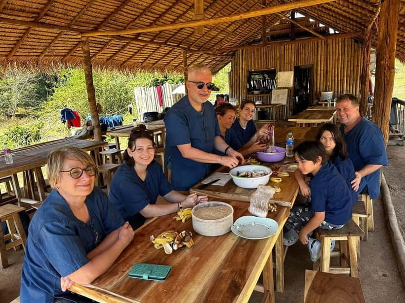 Chiang Mai: Doi Inthanon Hiking & Elephant Sanctuary Program - Pad Thai lunch: a real meal break, not an afterthought