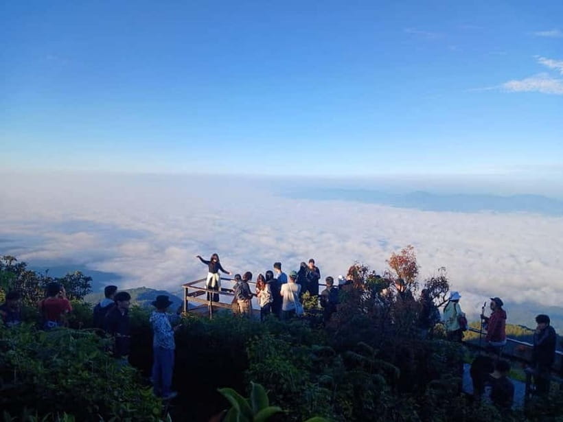 Chiang Mai: Doi Inthanon Park and Kew Mae Pan 2-Hour Hike - Royal Project hilltribe market and Karen coffee breaks