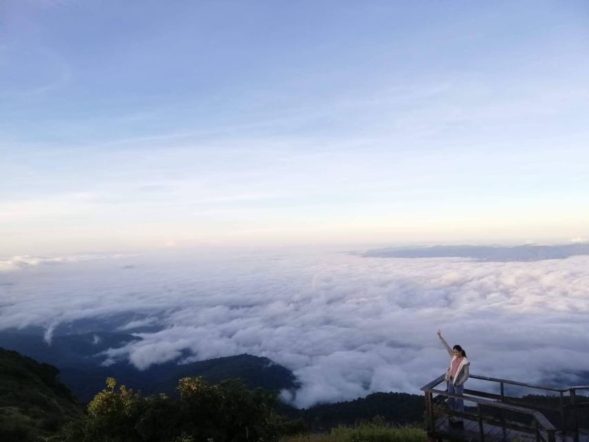 Chiang Mai: Doi Inthanon Park Day Trip with Kiw Mae Pan Hike - Hmong Hill Tribe Market: what to look for and how to spend