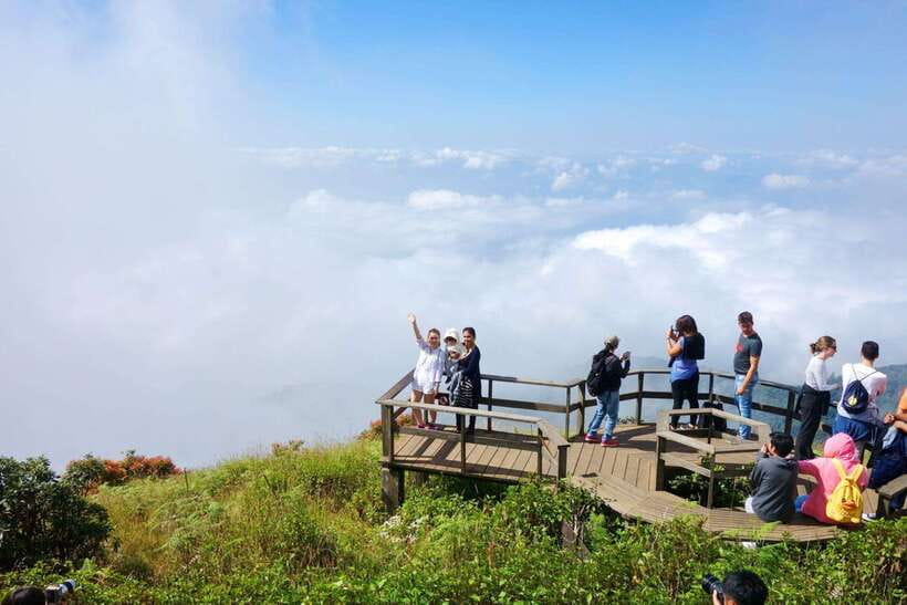 Chiang Mai: Doi Inthanon Park Tour & Kew Mae Pan Trail Hike - Starting early from Chiang Mai: pickup and the drive to the mountains