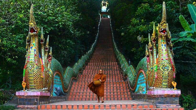 Chiang Mai: Doi Suthep and Wat Pha Lat Temple Evening Tour - Wat Pha Lat: serene gardens, statues, and temple design you’ll notice