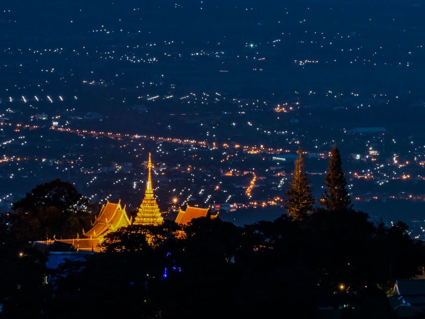 Chiang Mai: Doi Suthep and Wat Umong Enchanting Evening Tour - How the guide and small group change the experience