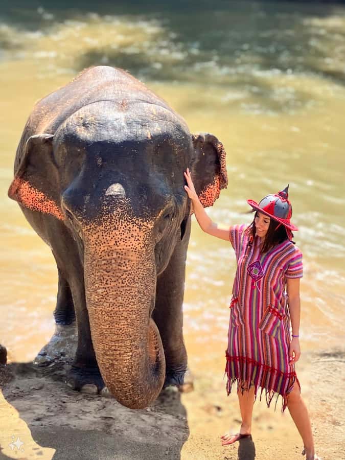 Chiang Mai : Elephant Care & Long necked village - Long-Neck Karen Village: Handmade Products, Friendly Faces, and Photo Time