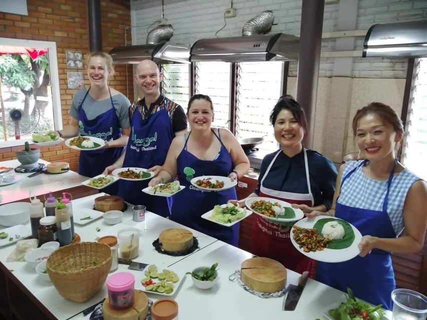 Chiang Mai: Evening Cooking Class and Local Market Visit - The market stop: how to shop like Thai cooks
