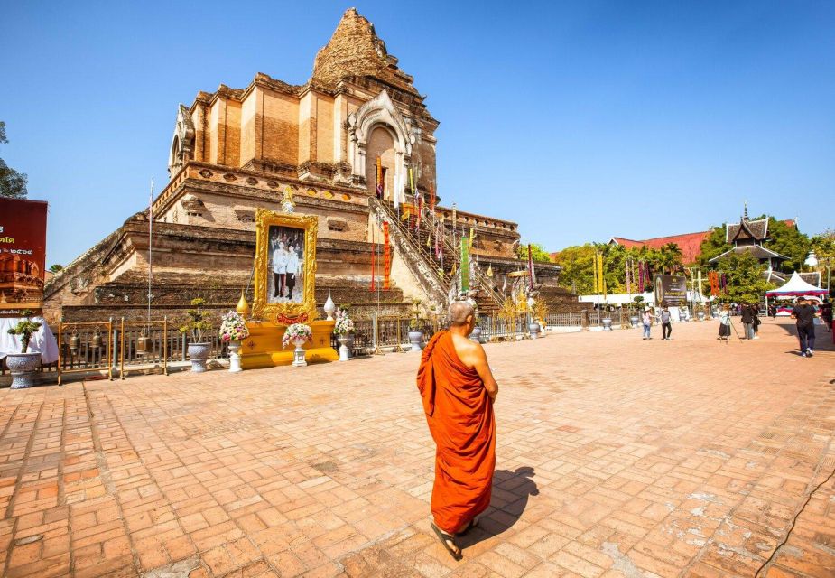 Chiang Mai: Exploration of Old City by Private Tuk-Tuk - Wat Chedi Luang: Big Structures, Old Stories