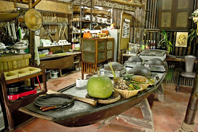 Chiang Mai Farm Life & Khao Soy Tasting on a Half-Day Boat Tour - The Farm Stop: Jasmine Rice, Herbs, and Garden Browsing