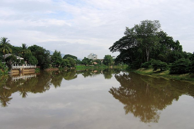 Chiang Mai Farm Life & Khao Soy Tasting on a Half-Day Boat Tour - Khao Soi Lunch: Included, Warming, and the Main Reason to Book