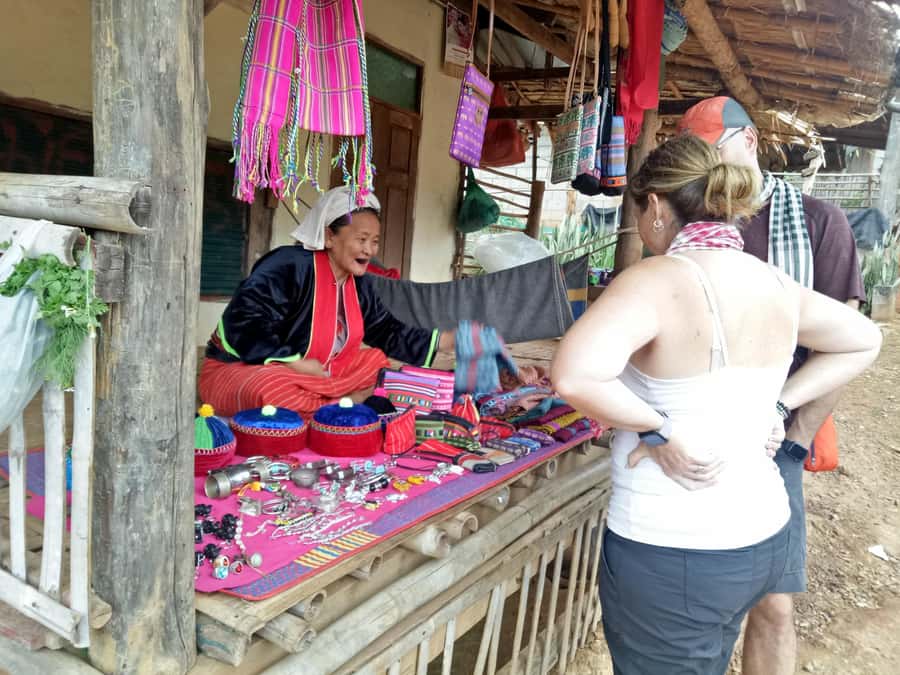 Chiang Mai: Full Day 5 Hill Tribes Tour - Mae Malai Market: your morning fuel and quick local reset