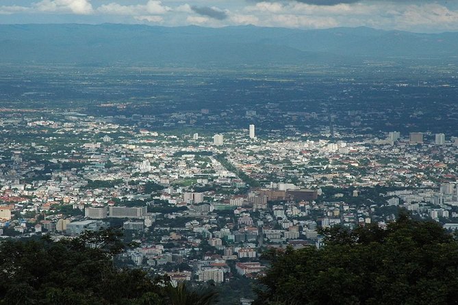 Chiang Mai: Guided City & Temple Discovery with Hotel Pickup - Wat Suan Dok: a shorter visit that still feels meaningful