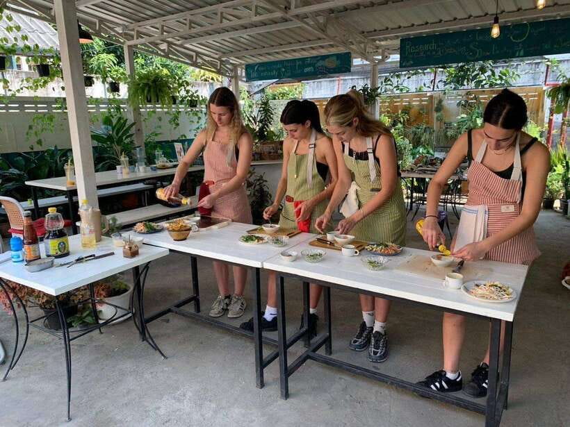 Chiang Mai: Half Day Cooking Class at Organic Farm - Key things that make this class work
