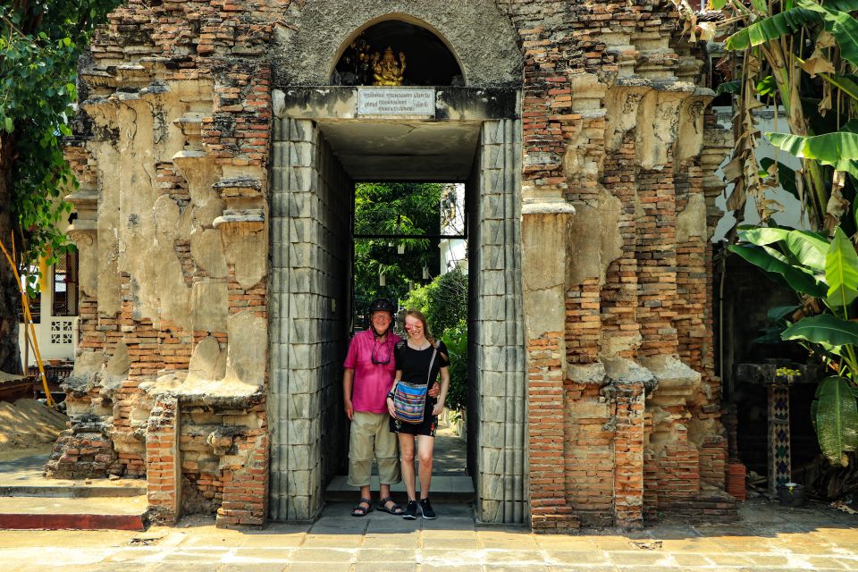 Chiang Mai: Half-Day Old Town Cycling Tour - Warorot market: the best kind of wander, with snack timing