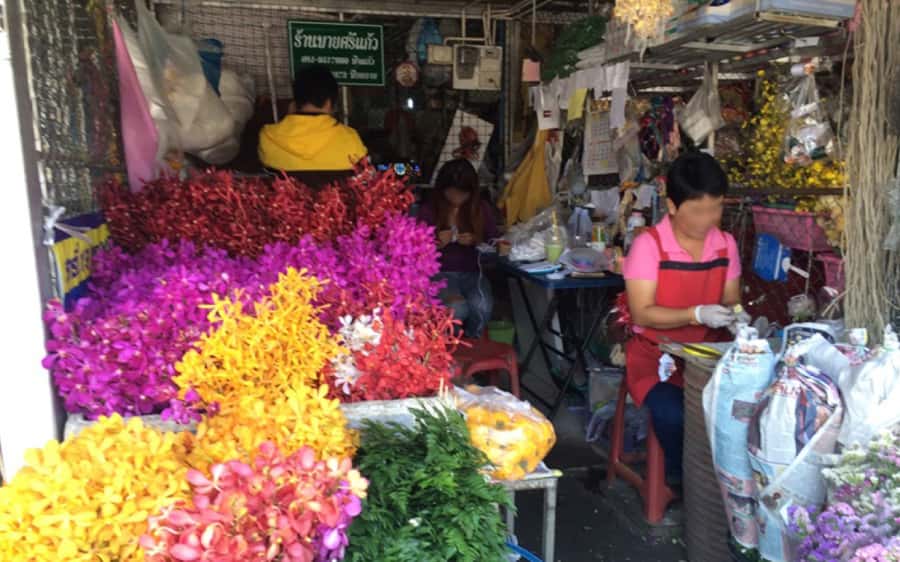 Chiang Mai: Half-Day Private City Tour by Tuk Tuk - Wat Chedi Luang: a major temple stop, with real visual impact