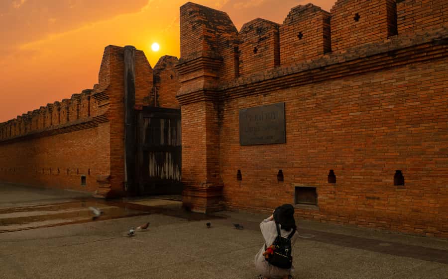 Chiang Mai: Half-Day Private City Tour by Tuk Tuk - Getting your bearings: Chiang Mai Gate and Tha Phae Gate