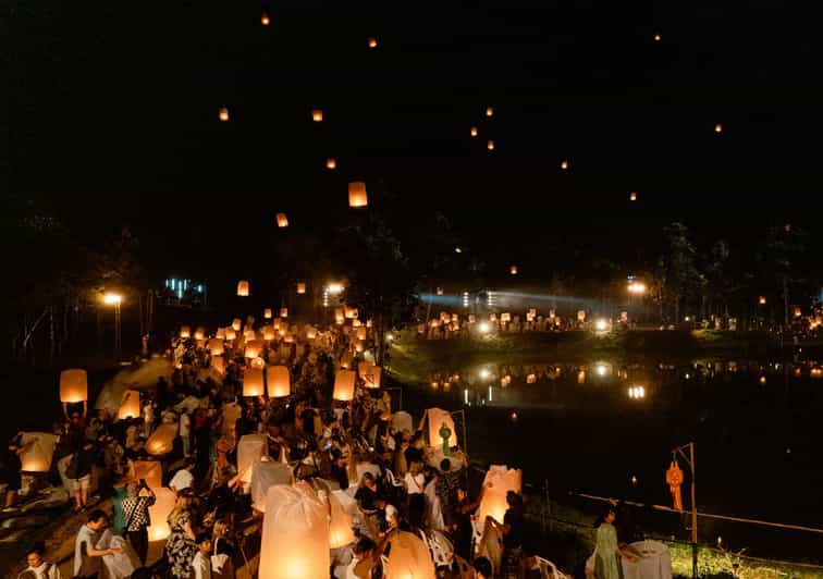 Chiang Mai: Heaven Lantern Festival Ticket with Dinner 2025 - Pre-dinner activities from 5–7pm: crafts, markets, and the Krathong moment
