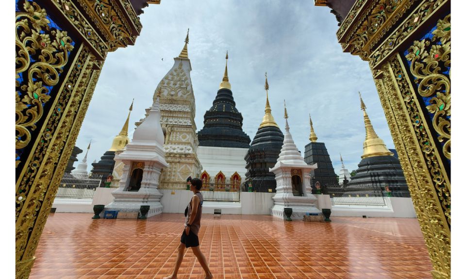 Chiang Mai : Highlight in one day - Ban-den Temple: a big, revered monastery with guided context