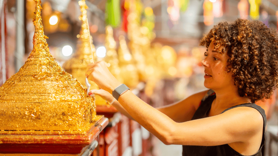 Chiang Mai: Historical and Culture Exploration Walking Tour - Wat Chedi Luang: ruins with meaning, plus the Buddha inside