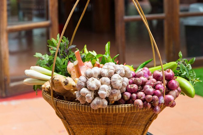 Chiang Mai Home Cooking Class with Garden Tour & Hotel Transfers - Pea’s Garden Tour: Herbs, ingredients, and the flavors you can recreate