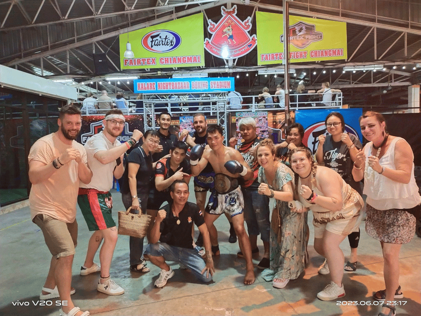Chiang Mai: Kalare Night Bazaar Boxing Stadium Muay Thai - Food and drinks in the Night Bazaar zone
