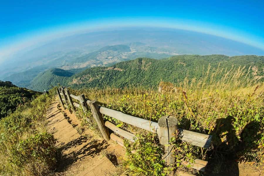 Chiang Mai: Kew Mae Pan Nature Trail & Doi Inthanon Day Trip - Culture stops: Hmong market energy and a Karen Hill Tribe conversation