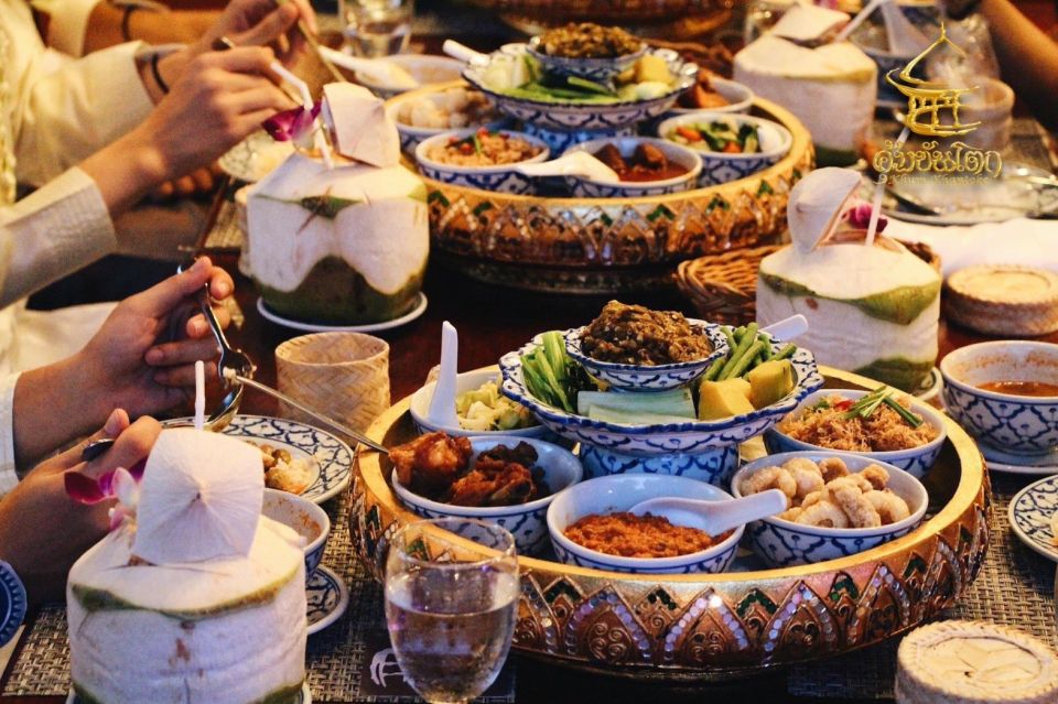 Chiang Mai: Khum Khantoke Northern Thai Cuisine and Show - The award-winning angle: why it matters for your expectations