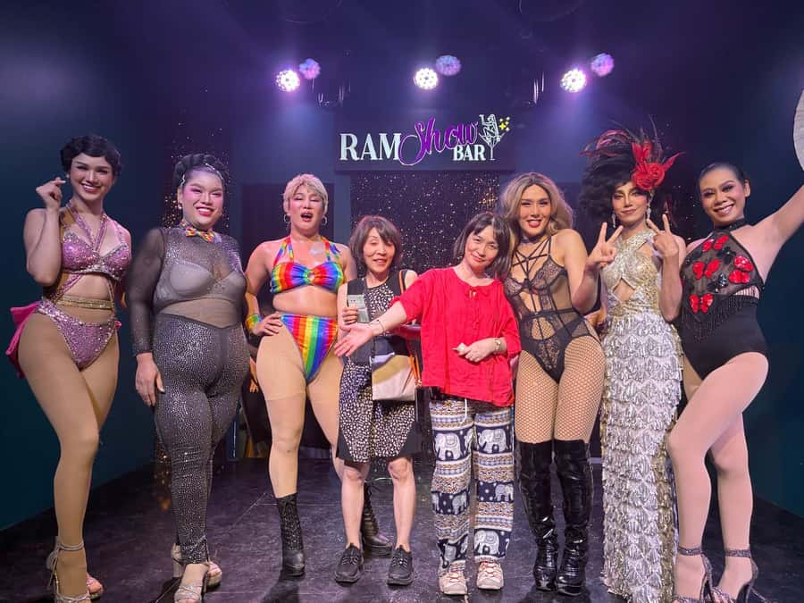 Chiang Mai: Ladyboy Cabaret Show with Dinner and Drinks - 5 Things That Make This Chiang Mai Ladyboy Cabaret Tour Work