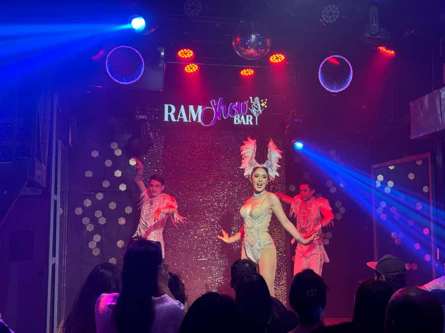 Chiang Mai: Ladyboy Cabaret Show with Dinner and Drinks - Photos With the Performance: How to Get the Most From It