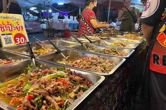 Chiang Mai: Ladyboy Cabaret – Stories, Dinner and Sparkle - Timing and logistics: what your evening will feel like