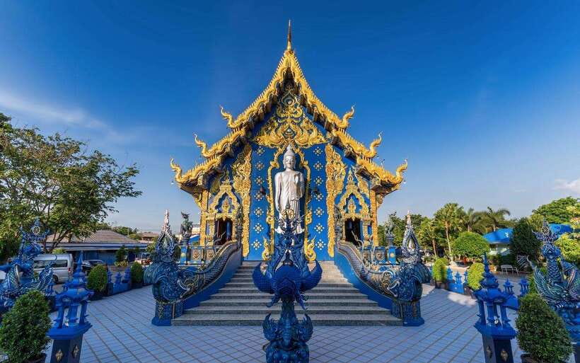 Chiang Mai: Lalita Cafe & White, Blue, Big Buddha Temples - Mae Kachan Hot Springs stop: quick stretch, not a core attraction