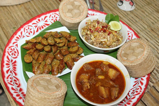 Chiang Mai Lanna Northern Thai Cooking Experience with Locals - From Market Stalls to Clay Pots: How This Lanna Class Works