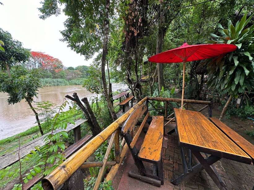 Chiang Mai: Mae Ping River Cruise & Optional Transfer - The farmhouse stop: lunch with Khao Soi vibes and calm rural life