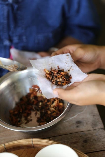 Chiang Mai : Making Herbal Ball And Inhaler - A one-hour Chiang Mai workshop that feels practical, not precious