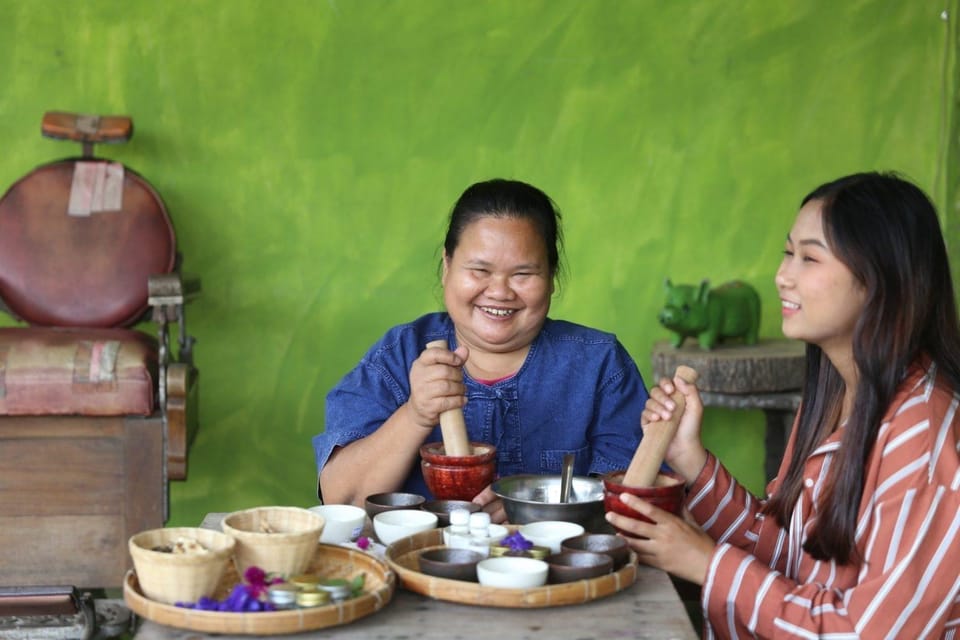 Chiang Mai : Making Herbal Ball And Inhaler - Who should book this herbal ball and inhaler workshop