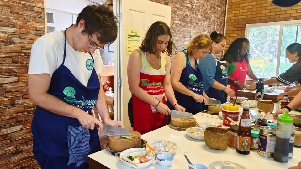 Chiang Mai: Morning Cooking Class with Market Visit - Inside Galangal Cooking Studio: Skills You Can Repeat