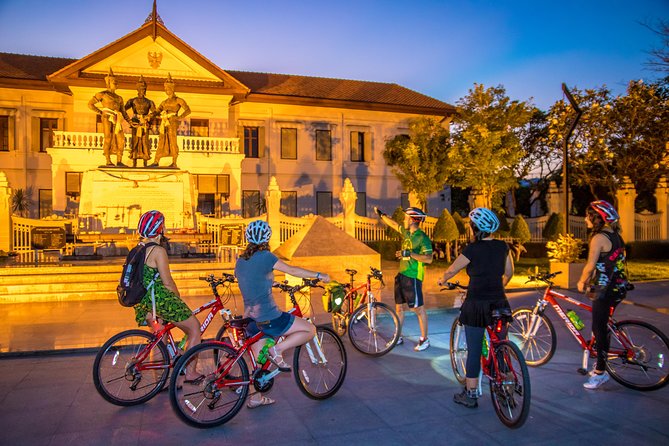 Chiang Mai Night Bike Tour - Getting started near Chiang Mai Gate (and why the timing matters)