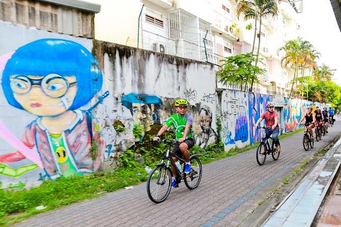 Chiang Mai Night Bike Tour - Safety, pace, and how the guides shape the ride