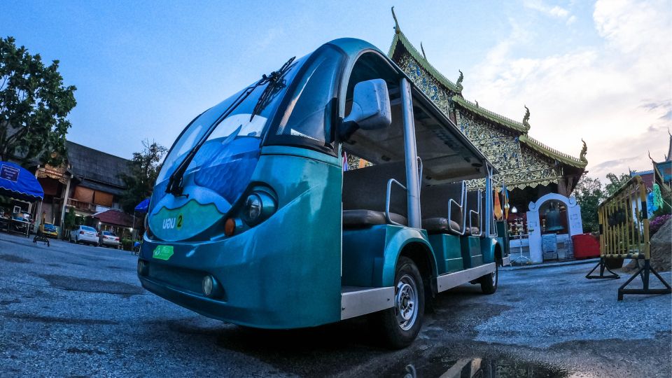 Chiang Mai: Nighttime City Highlights by EV Tram - Chiang Mai Gate and Warorot Market: Where the Night Really Starts to Taste Good