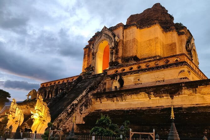 Chiang Mai Old City & Temples 3 hour Twilight Walking Tour - Key points to know before you go