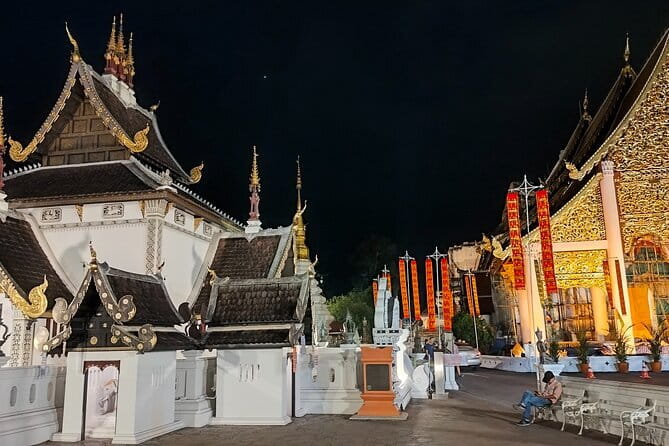 Chiang Mai Old City & Temples 3 hour Twilight Walking Tour - Meet at Wat Phra Singh: logistics that matter in practice