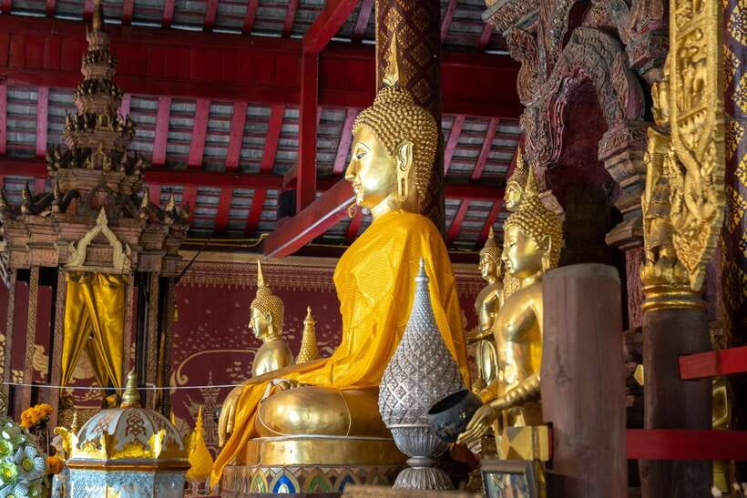 Chiang Mai: Private Historic Old City Bike Tour - Night - Wat Chiang Man vs Wat Lok Molee: the morning-night temple swap
