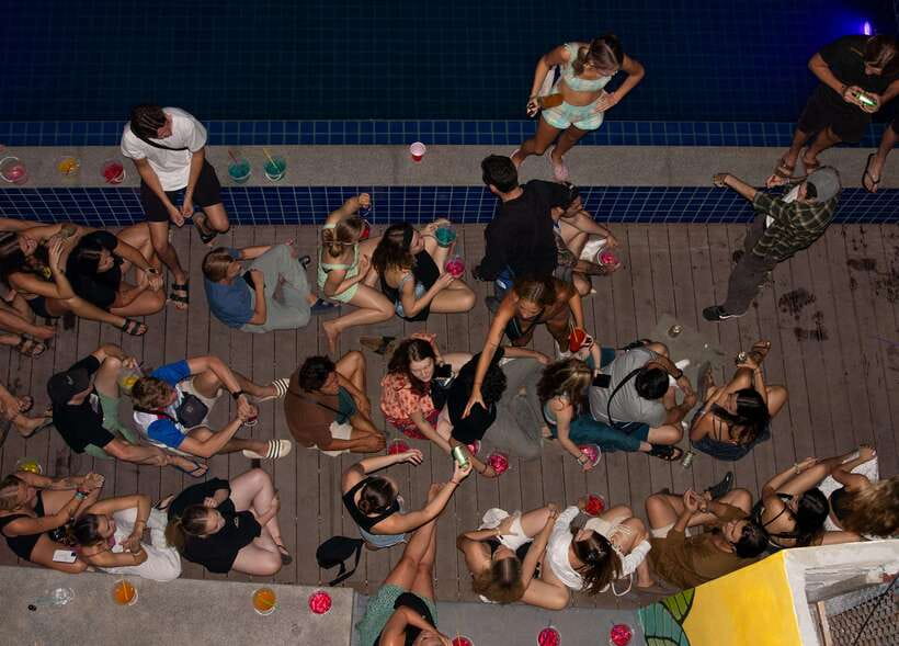 Chiang Mai Pub Crawl: The Best Nightlife in Town! - Practical tips to make your 3 hours count