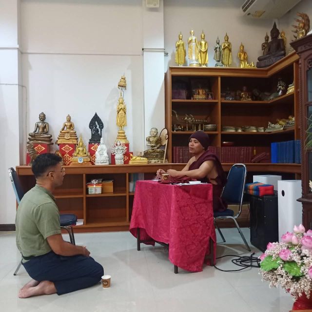 Chiang Mai: Silver Craftwork Temple Tour with Monk Meeting - Wat Sri Suphan: The Silver Temple Stop That Explains the Shine