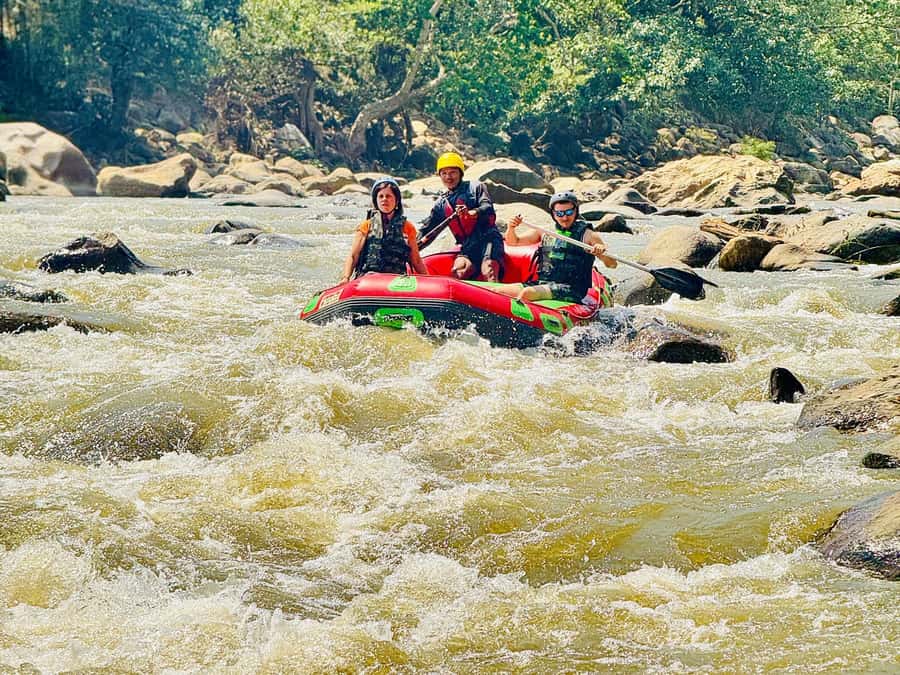 Chiang Mai: Sticky Waterfall and Rafting Day Trip - The drive out of Chiang Mai: 80 minutes that set the tone