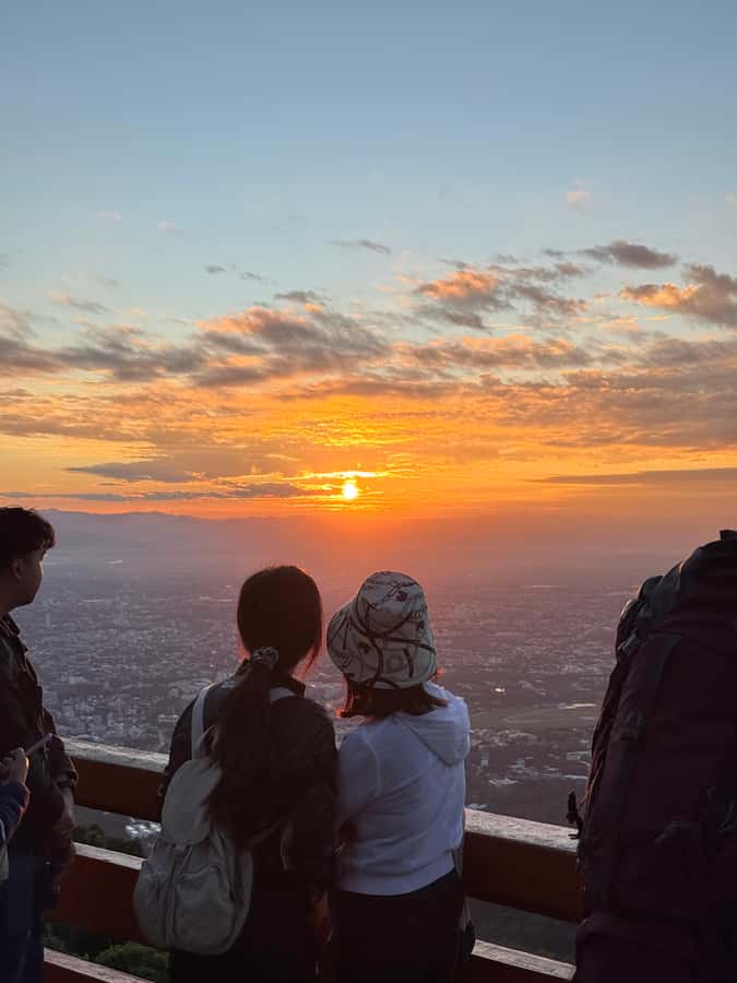 Chiang Mai: Sunrise DoiSuthep | WatPhaLat | iPhoneSnap - Who should book this sunrise Doi Suthep and Wat Pha Lat photo tour