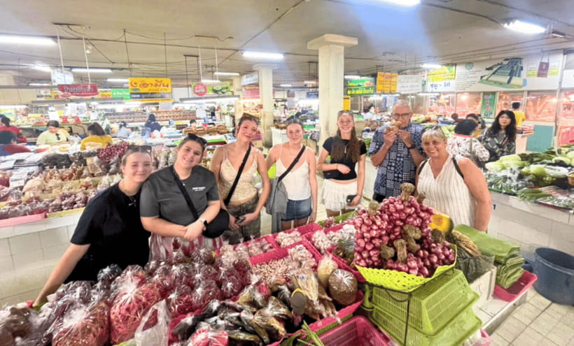 Chiang Mai : Super Fun Thai Cooking Class - Why this class feels fun instead of formal