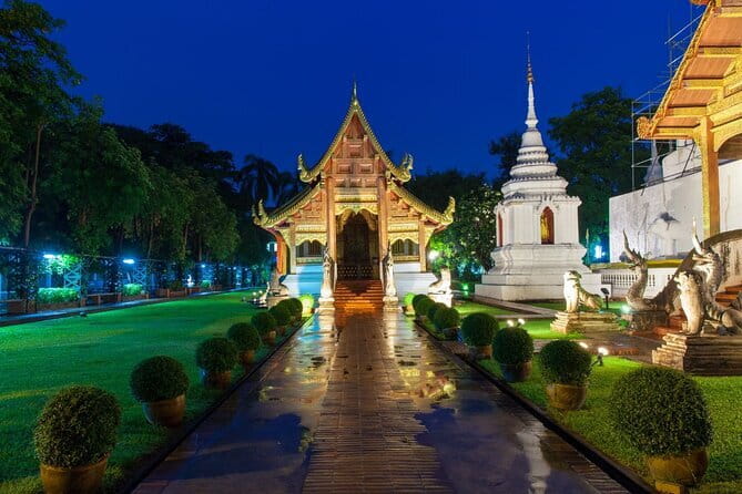 Chiang Mai Temples and Market Tuk Tuk Night Tour - Meeting point, start time, and how to avoid losing time