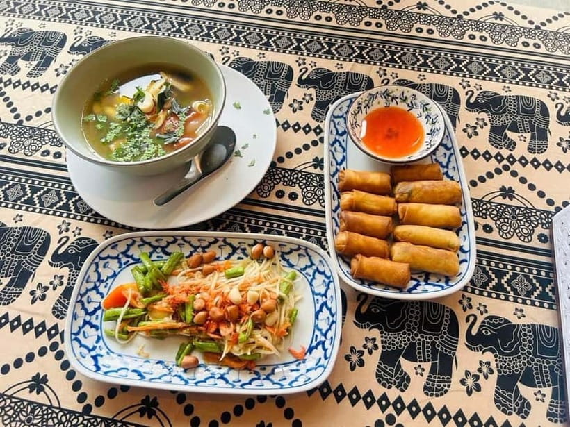Chiang Mai: Thai Cooking Class with Market Tour - Key things that make this class worth your time